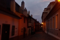 prag-noc-25