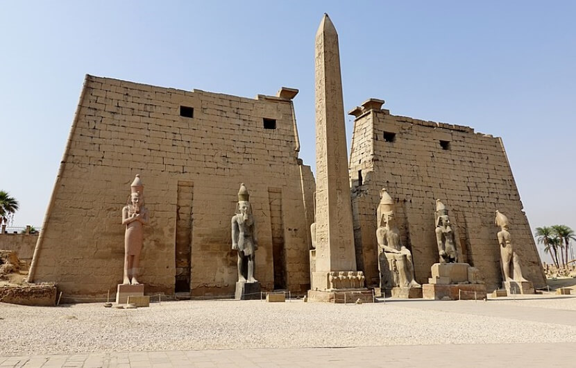 Egipat - Page 5 32.-obelisk-ispred